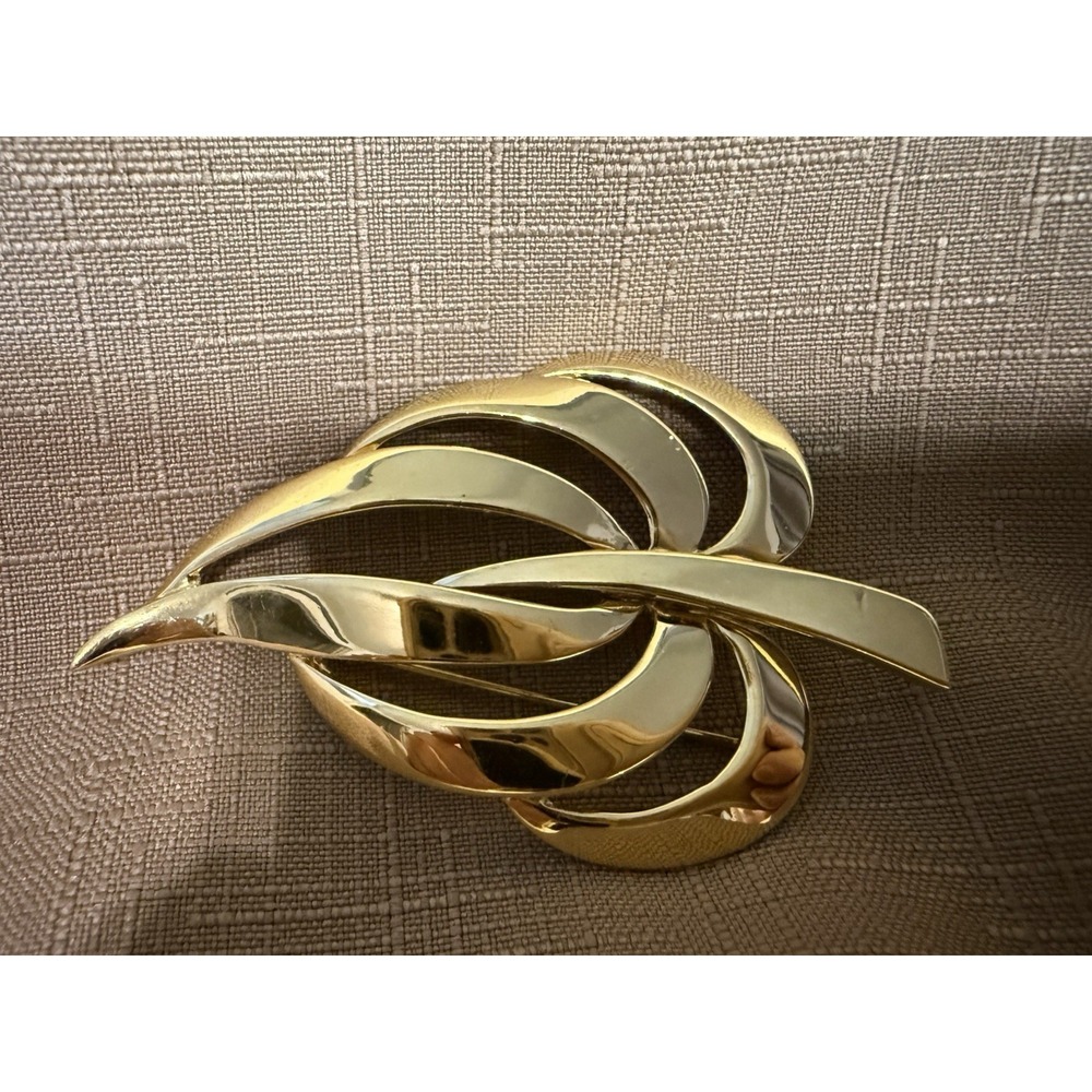 Vintage Napier Gold Tone Palm Leaf Brooch Pin Signed Abstract 1980's